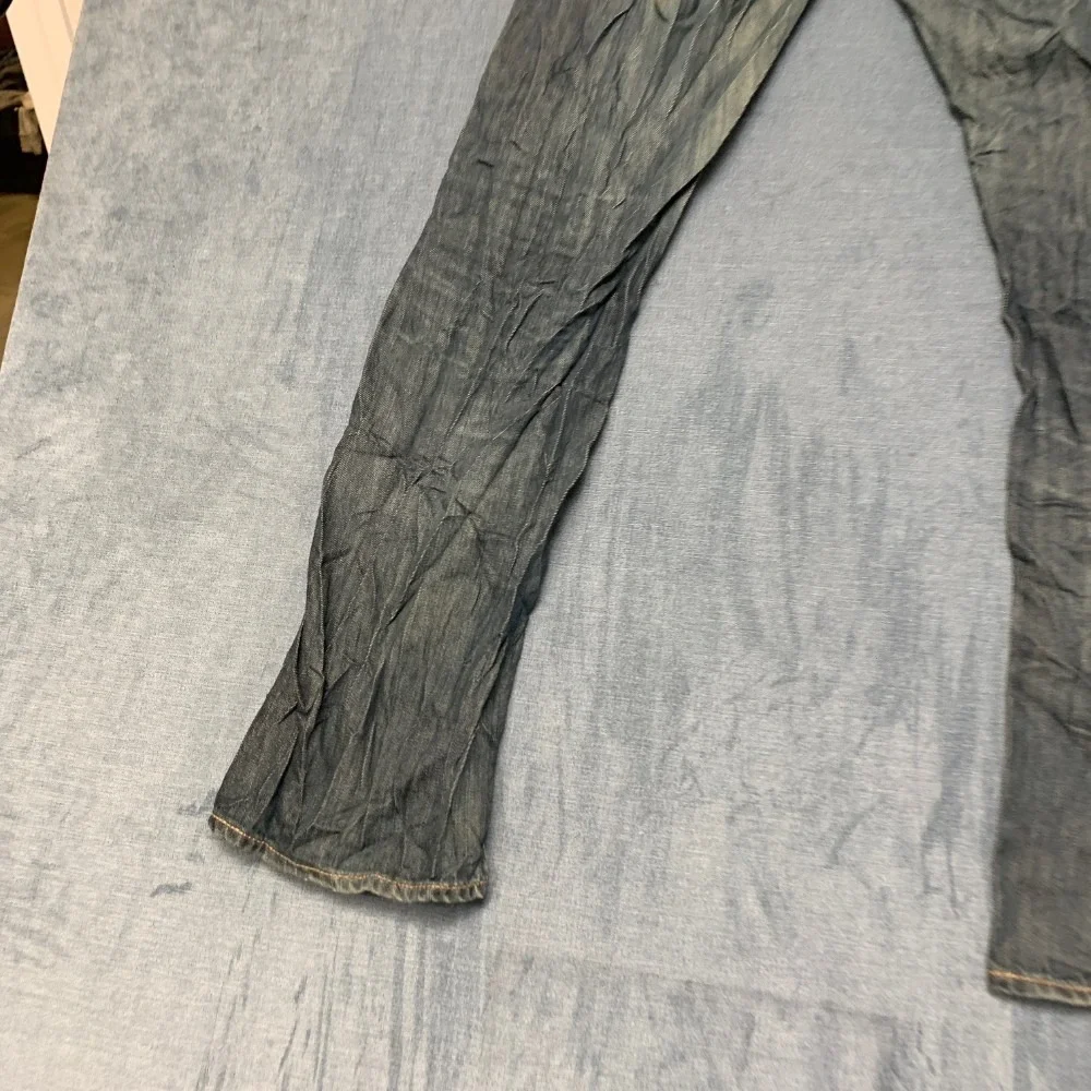 Levis straight brand type